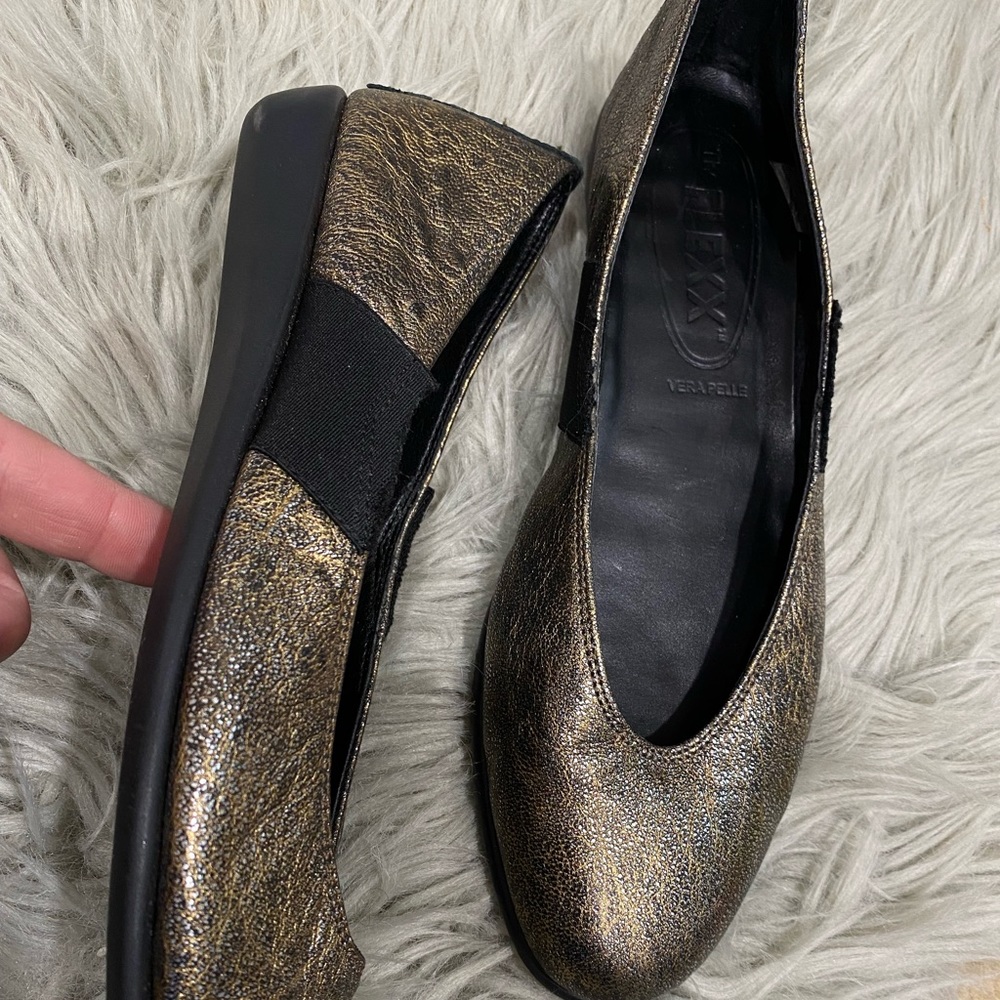 THE FLEXX METALLIC LEATHER BALLET FLATS 6.5